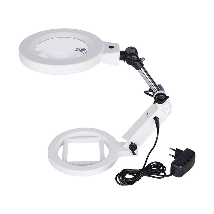 illuminated desktop magnifier